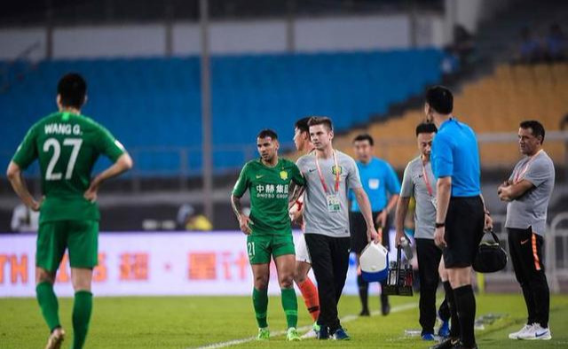  热刺关键战失利退出冠军争夺  