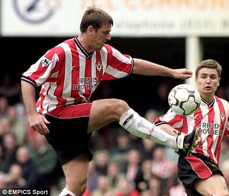  富勒姆前锋帽子戏法助球队大胜诺丁汉森林