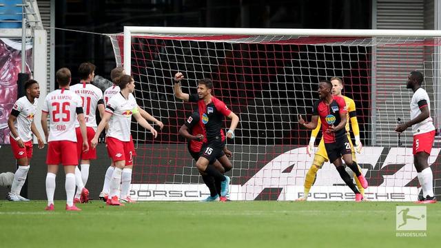  柏林赫塔主场遇挫，防守漏洞百出遭对手痛击  